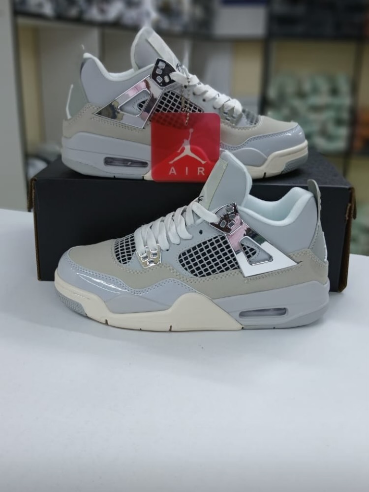 Air Jordan 4 Retro 